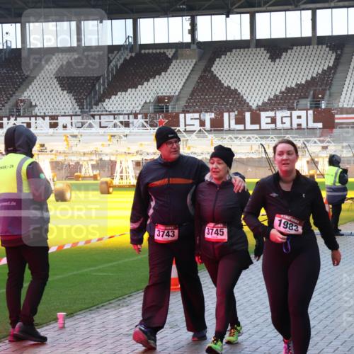 07.12.2025 - St. Pauli X-Mass-Run No. 15 Luisa Fischer http://msf.ph/oto/9389397 07.12.2025 12:03:30 Ziel 6352, 3743, 3745, 1983, 267, 826, 1279, 2095, 2610, 2747, 2822, 2834, 2843, 3122, 3125, 3130, 3134, 3281, 3282, 3743, 3745, 3803, 3937, 3941, 3943, 3995, 4024, 4076, 4120, 4228, 4243, 4244, 4681, 4682, 4683, 4684, 4732, 4741, 4747, 4750, 4751 meine-sportfotos.de