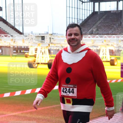 07.12.2025 - St. Pauli X-Mass-Run No. 15 Luisa Fischer http://msf.ph/oto/9389418 07.12.2025 12:03:56 Ziel 15, 4244, 255, 258, 263, 267, 723, 2610, 2747, 2822, 2834, 2843, 3081, 3082, 3122, 3125, 3130, 3134, 3281, 3282, 3316, 3317, 3807, 3937, 3941, 3943, 3994, 3996, 3997, 4006, 4011, 4021, 4022, 4024, 4221, 4224, 4241, 4243, 4244, 4247, 4726, 4731, 4732, 4741, 4742, 4746, 4747, 4750, 4751, 5007 meine-sportfotos.de