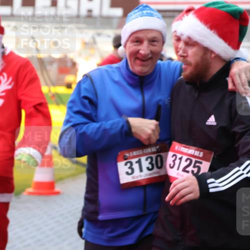 07.12.2025 - St. Pauli X-Mass-Run No. 15 Luisa Fischer http://msf.ph/oto/9389430 07.12.2025 12:04:08 Ziel 3943, 3130, 3125, 4750, 255, 258, 263, 267, 723, 1236, 1357, 3081, 3082, 3282, 3316, 3317, 3753, 3807, 3851, 3937, 3941, 3943, 3994, 3996, 3997, 4006, 4011, 4021, 4022, 4024, 4047, 4049, 4131, 4221, 4224, 4241, 4247, 4365, 4367, 4726, 4731, 4732, 4741, 4742, 4746, 5007 meine-sportfotos.de