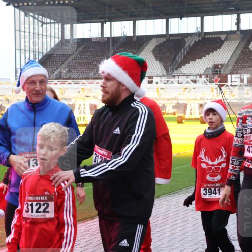 07.12.2025 - St. Pauli X-Mass-Run No. 15 Luisa Fischer http://msf.ph/oto/9389442 07.12.2025 12:04:11 Ziel 13, 312, 15, 3122, 5, 3941, 15, 4747, 15, 4750, 255, 258, 263, 723, 1236, 1357, 3081, 3082, 3282, 3316, 3317, 3753, 3807, 3851, 3937, 3941, 3943, 3994, 3996, 3997, 4006, 4011, 4021, 4022, 4047, 4049, 4131, 4221, 4224, 4241, 4247, 4365, 4367, 4726, 4731, 4732, 4741, 4742, 4746, 5007 meine-sportfotos.de