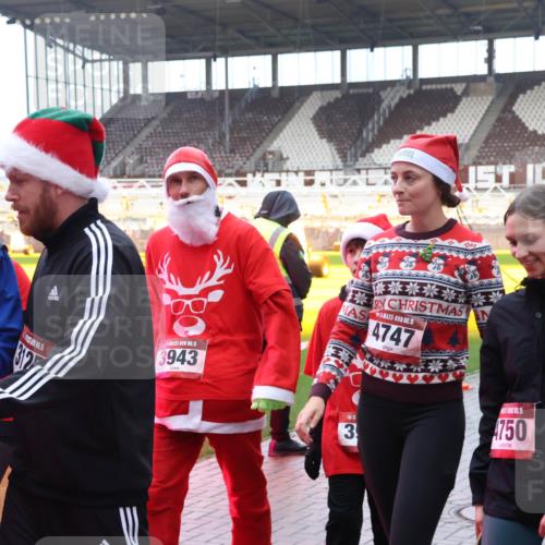 07.12.2025 - St. Pauli X-Mass-Run No. 15 Luisa Fischer http://msf.ph/oto/9389445 07.12.2025 12:04:12 Ziel 15, 2, 15, 3943, 4747, 15, 3, 750, 1741, 255, 258, 263, 723, 1236, 1357, 3081, 3082, 3316, 3317, 3753, 3807, 3851, 3937, 3943, 3994, 3996, 3997, 4006, 4011, 4021, 4022, 4047, 4049, 4131, 4221, 4224, 4241, 4247, 4365, 4367, 4726, 4731, 4732, 4741, 4742, 4746, 5007 meine-sportfotos.de