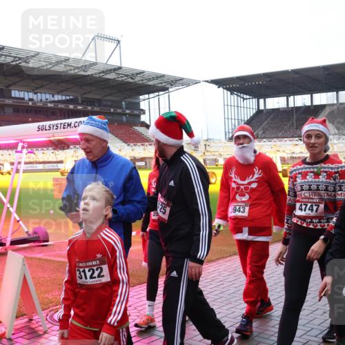 07.12.2025 - St. Pauli X-Mass-Run No. 15 Luisa Fischer http://msf.ph/oto/9389447 07.12.2025 12:04:12 Ziel 15, 3122, 25, 3943, 5, 4747, 750, 255, 258, 263, 723, 1236, 1357, 3081, 3082, 3316, 3317, 3753, 3807, 3851, 3937, 3943, 3994, 3996, 3997, 4006, 4011, 4021, 4022, 4047, 4049, 4131, 4221, 4224, 4241, 4247, 4365, 4367, 4726, 4731, 4732, 4741, 4742, 4746, 5007 meine-sportfotos.de