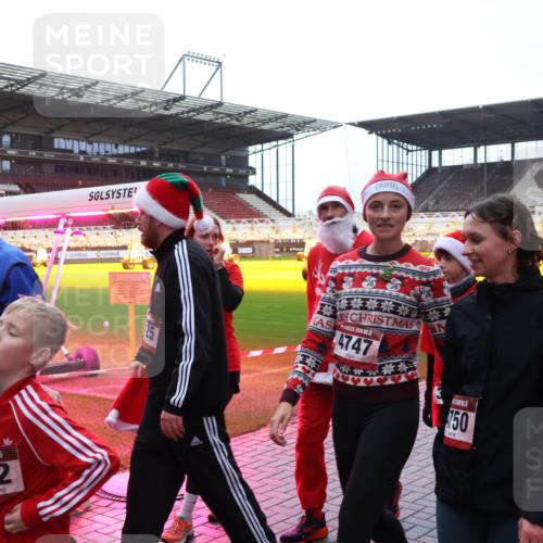 07.12.2025 - St. Pauli X-Mass-Run No. 15 Luisa Fischer http://msf.ph/oto/9389450 07.12.2025 12:04:13 Ziel 122, 4747, 150, 255, 258, 263, 723, 778, 795, 1236, 1357, 3081, 3082, 3316, 3317, 3753, 3807, 3851, 3994, 3996, 3997, 4006, 4011, 4021, 4022, 4047, 4049, 4131, 4221, 4224, 4241, 4247, 4365, 4367, 4726, 4731, 4732, 4742, 4746, 5007 meine-sportfotos.de