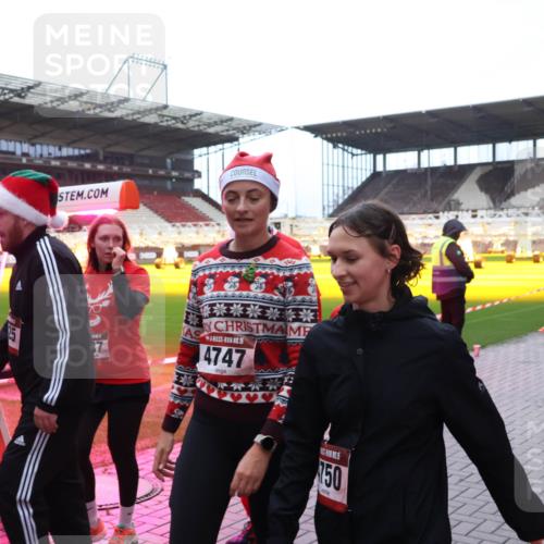 07.12.2025 - St. Pauli X-Mass-Run No. 15 Luisa Fischer http://msf.ph/oto/9389451 07.12.2025 12:04:13 Ziel 25, 5, 4747, 4, 5, 150, 255, 258, 263, 723, 778, 795, 1236, 1357, 3081, 3082, 3316, 3317, 3753, 3807, 3851, 3994, 3996, 3997, 4006, 4011, 4021, 4022, 4047, 4049, 4131, 4221, 4224, 4241, 4247, 4365, 4367, 4726, 4731, 4732, 4742, 4746, 5007 meine-sportfotos.de