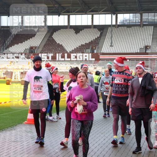 07.12.2025 - St. Pauli X-Mass-Run No. 15 Luisa Fischer http://msf.ph/oto/9389464 07.12.2025 12:04:18 Ziel 4726, 4741, 258, 4743, 06, 3807, 255, 258, 263, 723, 778, 795, 923, 1236, 1357, 2091, 2398, 3081, 3082, 3121, 3316, 3317, 3705, 3753, 3807, 3851, 3983, 3985, 3994, 3996, 3997, 4006, 4011, 4021, 4022, 4047, 4049, 4131, 4221, 4224, 4241, 4247, 4365, 4367, 4726, 4731, 4742, 4746, 5007 meine-sportfotos.de