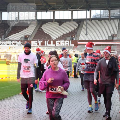 07.12.2025 - St. Pauli X-Mass-Run No. 15 Luisa Fischer http://msf.ph/oto/9389466 07.12.2025 12:04:19 Ziel 4726, 424, 2747, 258, 4743, 1, 006, 3807, 255, 258, 263, 723, 778, 795, 923, 1228, 1231, 1236, 1357, 2091, 2398, 3081, 3082, 3121, 3316, 3317, 3705, 3753, 3807, 3851, 3983, 3985, 3994, 3996, 3997, 4006, 4011, 4021, 4022, 4047, 4049, 4131, 4221, 4224, 4241, 4247, 4305, 4365, 4367, 4726, 4731, 4742, 4746, 5007 meine-sportfotos.de