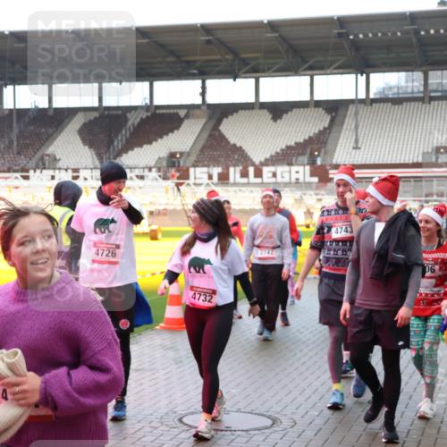 07.12.2025 - St. Pauli X-Mass-Run No. 15 Luisa Fischer http://msf.ph/oto/9389471 07.12.2025 12:04:20 Ziel 4726, 4732, 4743, 0000000, 06, 3807, 255, 258, 263, 723, 778, 795, 923, 1228, 1231, 1236, 1357, 2091, 2398, 3081, 3082, 3121, 3316, 3317, 3705, 3753, 3807, 3851, 3983, 3985, 3994, 3996, 3997, 4006, 4011, 4021, 4022, 4047, 4049, 4131, 4221, 4224, 4241, 4247, 4302, 4305, 4311, 4365, 4367, 4726, 4731, 4742, 4746 meine-sportfotos.de