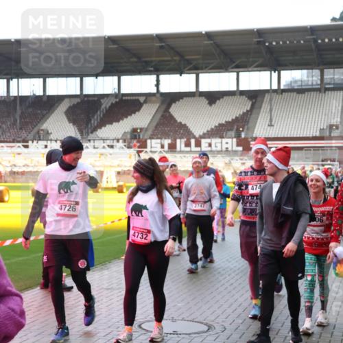 07.12.2025 - St. Pauli X-Mass-Run No. 15 Luisa Fischer http://msf.ph/oto/9389473 07.12.2025 12:04:20 Ziel 124, 4726, 4732, 474, 2747, 6, 0, 06, 3807, 255, 258, 263, 723, 778, 795, 923, 1228, 1231, 1236, 1357, 2091, 2398, 3081, 3082, 3121, 3316, 3317, 3705, 3753, 3807, 3851, 3983, 3985, 3994, 3996, 3997, 4006, 4011, 4021, 4022, 4047, 4049, 4131, 4221, 4224, 4241, 4247, 4302, 4305, 4311, 4365, 4367, 4726, 4731, 4742, 4746 meine-sportfotos.de