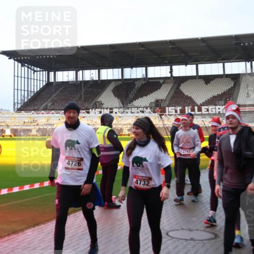 07.12.2025 - St. Pauli X-Mass-Run No. 15 Luisa Fischer http://msf.ph/oto/9389477 07.12.2025 12:04:21 Ziel 4726, 4732, 2747, 4006, 3807, 255, 258, 263, 723, 778, 795, 923, 1228, 1231, 1236, 1357, 2091, 2398, 3081, 3082, 3121, 3316, 3317, 3705, 3753, 3807, 3851, 3983, 3985, 3994, 3996, 3997, 4006, 4008, 4011, 4021, 4022, 4047, 4049, 4131, 4221, 4224, 4241, 4247, 4302, 4305, 4311, 4365, 4367, 4726, 4731, 4742, 4746 meine-sportfotos.de