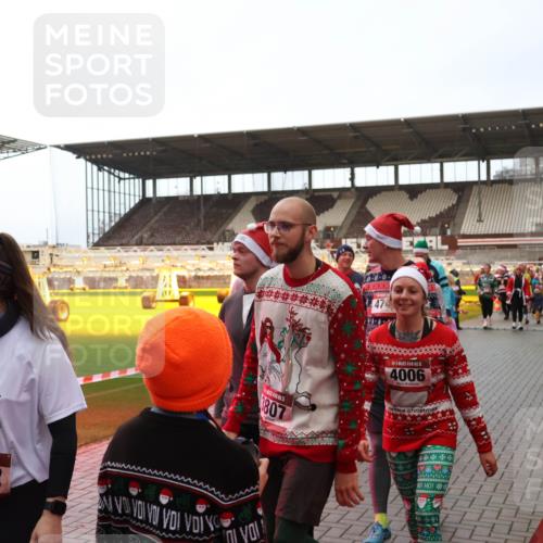 07.12.2025 - St. Pauli X-Mass-Run No. 15 Luisa Fischer http://msf.ph/oto/9389485 07.12.2025 12:04:24 Ziel 807, 15, 4732, 474, 15, 4006, 255, 258, 263, 723, 778, 795, 923, 1228, 1231, 1236, 1357, 1504, 2091, 2398, 3081, 3082, 3121, 3316, 3317, 3705, 3753, 3851, 3983, 3985, 3994, 3996, 3997, 4008, 4011, 4021, 4022, 4047, 4049, 4131, 4221, 4224, 4247, 4302, 4305, 4311, 4365, 4367, 4374, 4386, 4726, 4728, 4731, 4742, 4746 meine-sportfotos.de