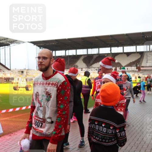 07.12.2025 - St. Pauli X-Mass-Run No. 15 Luisa Fischer http://msf.ph/oto/9389487 07.12.2025 12:04:24 Ziel 15, 3807, 255, 258, 263, 723, 778, 795, 923, 1228, 1231, 1236, 1357, 1504, 2091, 2398, 3081, 3082, 3121, 3316, 3317, 3705, 3753, 3851, 3983, 3985, 3994, 3996, 3997, 4008, 4011, 4021, 4022, 4047, 4049, 4131, 4221, 4224, 4247, 4302, 4305, 4311, 4365, 4367, 4374, 4386, 4726, 4728, 4731, 4742, 4746 meine-sportfotos.de