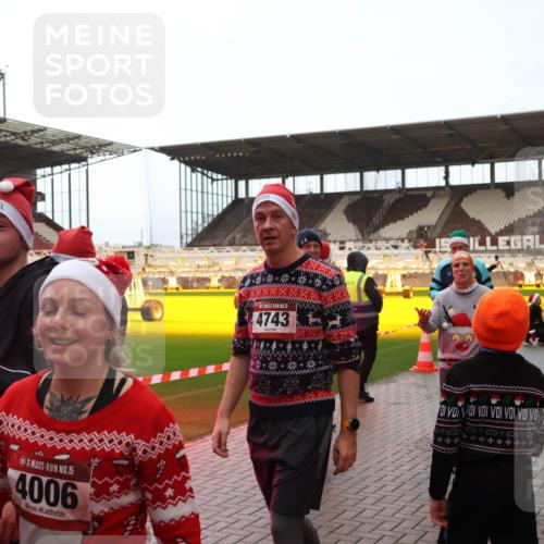 07.12.2025 - St. Pauli X-Mass-Run No. 15 Luisa Fischer http://msf.ph/oto/9389493 07.12.2025 12:04:26 Ziel 15, 4006, 15, 4743, 255, 258, 263, 723, 778, 795, 923, 1228, 1231, 1236, 1357, 1490, 1504, 2091, 2398, 3081, 3082, 3121, 3316, 3317, 3705, 3753, 3851, 3983, 3985, 3994, 3996, 3997, 4008, 4011, 4021, 4047, 4049, 4131, 4221, 4224, 4247, 4302, 4305, 4311, 4365, 4367, 4374, 4386, 4728, 4742, 4746 meine-sportfotos.de