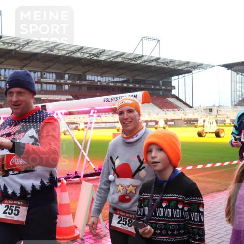 07.12.2025 - St. Pauli X-Mass-Run No. 15 Luisa Fischer http://msf.ph/oto/9389504 07.12.2025 12:04:30 Ziel 15, 255, 15, 258, 5007, 255, 258, 263, 723, 778, 795, 923, 1228, 1231, 1236, 1357, 1490, 1504, 2091, 2398, 3081, 3082, 3121, 3316, 3317, 3705, 3753, 3851, 3983, 3985, 3994, 3996, 3997, 4008, 4011, 4021, 4047, 4049, 4131, 4221, 4224, 4302, 4305, 4311, 4365, 4367, 4374, 4375, 4386, 4728, 4742 meine-sportfotos.de