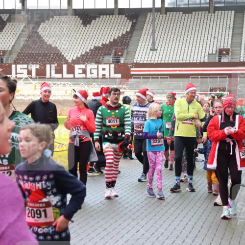 07.12.2025 - St. Pauli X-Mass-Run No. 15 Luisa Fischer http://msf.ph/oto/9389511 07.12.2025 12:04:36 Ziel 2091, 4011, 4741, 3994, 3281, 72, 282, 28, 778, 795, 923, 1228, 1231, 1236, 1357, 1490, 1504, 2091, 2398, 2410, 2769, 3081, 3082, 3121, 3316, 3317, 3705, 3753, 3851, 3983, 3985, 3994, 3996, 3997, 4008, 4011, 4021, 4047, 4049, 4059, 4131, 4302, 4305, 4311, 4365, 4367, 4374, 4375, 4386, 4728, 4742 meine-sportfotos.de