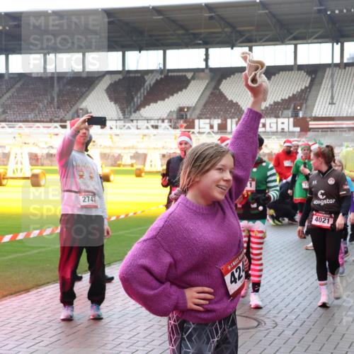 07.12.2025 - St. Pauli X-Mass-Run No. 15 Luisa Fischer http://msf.ph/oto/9389518 07.12.2025 12:04:39 Ziel 2747, 424, 4021, 2843, 778, 795, 923, 1228, 1231, 1236, 1357, 1490, 1504, 2091, 2398, 2404, 2410, 2769, 3121, 3316, 3317, 3675, 3705, 3753, 3833, 3851, 3983, 3985, 4008, 4011, 4021, 4047, 4049, 4056, 4059, 4131, 4302, 4305, 4311, 4365, 4367, 4374, 4375, 4386, 4728 meine-sportfotos.de