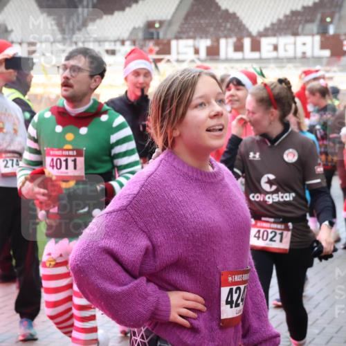07.12.2025 - St. Pauli X-Mass-Run No. 15 Luisa Fischer http://msf.ph/oto/9389523 07.12.2025 12:04:41 Ziel 274, 4011, 4021, 284, 424, 778, 795, 923, 1228, 1231, 1236, 1357, 1490, 1504, 2091, 2398, 2404, 2410, 2769, 3121, 3675, 3705, 3753, 3833, 3851, 3983, 3985, 4008, 4011, 4021, 4047, 4049, 4056, 4059, 4131, 4302, 4305, 4311, 4365, 4367, 4374, 4375, 4386, 4728 meine-sportfotos.de
