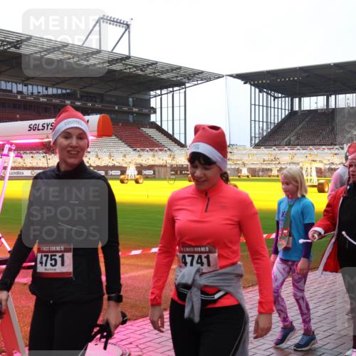 07.12.2025 - St. Pauli X-Mass-Run No. 15 Luisa Fischer http://msf.ph/oto/9389538 07.12.2025 12:04:46 Ziel 15, 4751, 15, 4741, 42, 778, 795, 923, 1228, 1231, 1236, 1357, 1490, 1504, 2091, 2398, 2404, 2410, 2769, 3121, 3604, 3675, 3688, 3705, 3725, 3753, 3833, 3851, 3983, 3985, 4008, 4047, 4049, 4056, 4059, 4131, 4302, 4305, 4311, 4365, 4367, 4374, 4375, 4386, 4728 meine-sportfotos.de