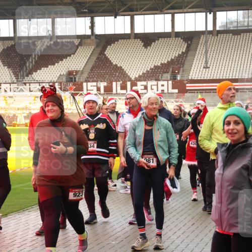 07.12.2025 - St. Pauli X-Mass-Run No. 15 Luisa Fischer http://msf.ph/oto/9389557 07.12.2025 12:04:56 Ziel 34, 923, 5, 81, 430, 3833, 39, 778, 795, 923, 1228, 1231, 1490, 1504, 2091, 2398, 2404, 2410, 2769, 3021, 3121, 3581, 3604, 3675, 3688, 3705, 3725, 3833, 3983, 3985, 4008, 4056, 4059, 4302, 4305, 4311, 4374, 4375, 4386, 4417, 4418, 4420, 4728 meine-sportfotos.de