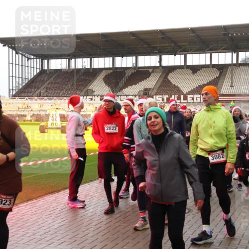 07.12.2025 - St. Pauli X-Mass-Run No. 15 Luisa Fischer http://msf.ph/oto/9389568 07.12.2025 12:04:59 Ziel 923, 2822, 78, 3082, 0, 1228, 3995, 778, 795, 923, 1228, 1231, 1490, 1504, 2091, 2398, 2404, 2410, 2769, 3021, 3121, 3577, 3581, 3604, 3675, 3688, 3705, 3725, 3833, 3983, 3985, 4008, 4056, 4059, 4302, 4305, 4311, 4329, 4374, 4375, 4386, 4417, 4418, 4420, 4728 meine-sportfotos.de