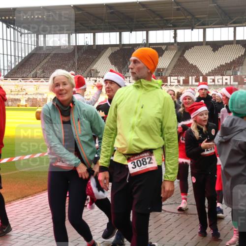 07.12.2025 - St. Pauli X-Mass-Run No. 15 Luisa Fischer http://msf.ph/oto/9389578 07.12.2025 12:05:01 Ziel 3082, 201, 4365, 778, 795, 923, 1228, 1231, 1490, 1504, 2091, 2398, 2404, 2410, 2769, 3021, 3121, 3175, 3176, 3487, 3577, 3581, 3604, 3675, 3688, 3705, 3725, 3833, 3983, 3985, 4008, 4056, 4059, 4302, 4305, 4311, 4329, 4374, 4375, 4386, 4417, 4418, 4420, 4728 meine-sportfotos.de