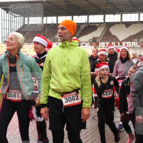 07.12.2025 - St. Pauli X-Mass-Run No. 15 Luisa Fischer http://msf.ph/oto/9389581 07.12.2025 12:05:02 Ziel 15, 3081, 5, 4, 1, 5, 3082, 1231, 43, 399, 923, 1228, 1231, 1490, 1504, 2091, 2398, 2404, 2410, 2769, 3021, 3121, 3175, 3176, 3487, 3569, 3577, 3581, 3604, 3675, 3688, 3705, 3725, 3833, 3983, 3985, 4008, 4056, 4059, 4302, 4305, 4311, 4329, 4374, 4375, 4386, 4417, 4418, 4420, 4728 meine-sportfotos.de