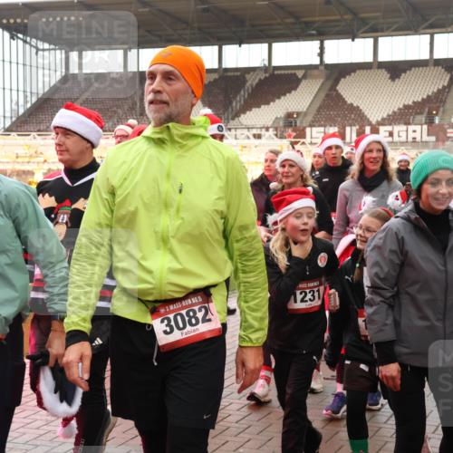 07.12.2025 - St. Pauli X-Mass-Run No. 15 Luisa Fischer http://msf.ph/oto/9389582 07.12.2025 12:05:02 Ziel 15, 3081, 15, 3082, 1231, 4365, 3995, 923, 1228, 1231, 1490, 1504, 2091, 2398, 2404, 2410, 2769, 3021, 3121, 3175, 3176, 3487, 3569, 3577, 3581, 3604, 3675, 3688, 3705, 3725, 3833, 3983, 3985, 4008, 4056, 4059, 4302, 4305, 4311, 4329, 4374, 4375, 4386, 4417, 4418, 4420, 4728 meine-sportfotos.de