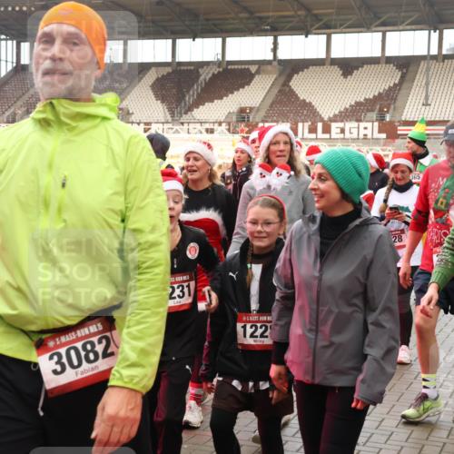 07.12.2025 - St. Pauli X-Mass-Run No. 15 Luisa Fischer http://msf.ph/oto/9389586 07.12.2025 12:05:03 Ziel 15, 3082, 231, 122, 28, 365, 15, 3753, 1228, 1231, 1490, 1504, 2091, 2398, 2404, 2410, 2769, 3021, 3121, 3175, 3176, 3487, 3569, 3577, 3581, 3604, 3675, 3688, 3705, 3725, 3833, 3983, 3985, 4008, 4056, 4059, 4302, 4305, 4311, 4329, 4374, 4375, 4386, 4417, 4418, 4420, 4728 meine-sportfotos.de
