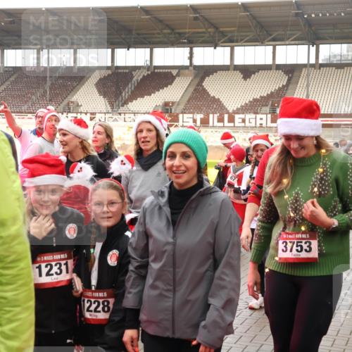 07.12.2025 - St. Pauli X-Mass-Run No. 15 Luisa Fischer http://msf.ph/oto/9389588 07.12.2025 12:05:03 Ziel 15, 1231, 15, 1228, 15, 3753, 3833, 1228, 1231, 1490, 1504, 2091, 2398, 2404, 2410, 2769, 3021, 3121, 3175, 3176, 3487, 3569, 3577, 3581, 3604, 3675, 3688, 3705, 3725, 3833, 3983, 3985, 4008, 4056, 4059, 4302, 4305, 4311, 4329, 4374, 4375, 4386, 4417, 4418, 4420, 4728 meine-sportfotos.de