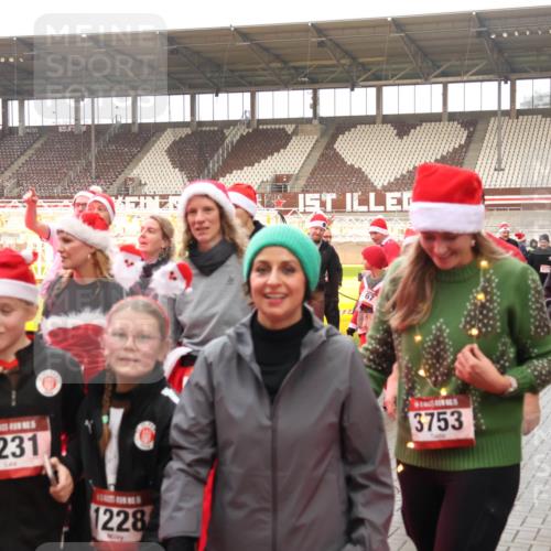 07.12.2025 - St. Pauli X-Mass-Run No. 15 Luisa Fischer http://msf.ph/oto/9389590 07.12.2025 12:05:04 Ziel 1231, 1228, 67, 3833, 3753, 1228, 1231, 1490, 1504, 2091, 2398, 2404, 2410, 2769, 3021, 3121, 3175, 3176, 3487, 3569, 3577, 3581, 3604, 3675, 3688, 3705, 3725, 3833, 3983, 3985, 4008, 4056, 4059, 4302, 4305, 4311, 4329, 4374, 4375, 4386, 4417, 4418, 4420, 4728 meine-sportfotos.de