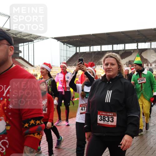 07.12.2025 - St. Pauli X-Mass-Run No. 15 Luisa Fischer http://msf.ph/oto/9389606 07.12.2025 12:05:08 Ziel 15, 04, 471, 15, 3833, 4365, 2769, 1490, 1504, 2404, 2410, 2769, 3021, 3175, 3176, 3487, 3569, 3577, 3581, 3604, 3675, 3688, 3725, 3833, 4008, 4056, 4059, 4302, 4311, 4329, 4374, 4375, 4386, 4417, 4418, 4420, 4728 meine-sportfotos.de