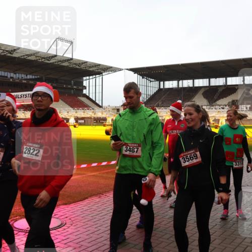 07.12.2025 - St. Pauli X-Mass-Run No. 15 Luisa Fischer http://msf.ph/oto/9389630 07.12.2025 12:05:37 Ziel 5, 4420, 2822, 5, 3487, 96, 3569, 16, 3316, 3325, 10, 666, 860, 1244, 1303, 1304, 1444, 1445, 1446, 1781, 2227, 3021, 3175, 3176, 3268, 3273, 3279, 3372, 3487, 3569, 3577, 3581, 4329, 4417, 4418, 4420, 4719, 4729, 4748, 4787, 4789 meine-sportfotos.de
