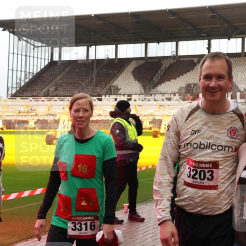 07.12.2025 - St. Pauli X-Mass-Run No. 15 Luisa Fischer http://msf.ph/oto/9389643 07.12.2025 12:05:39 Ziel 96, 16, 15, 3203, 15, 3031, 15, 3316, 666, 860, 1244, 1303, 1304, 1444, 1445, 1446, 1781, 2227, 3021, 3175, 3176, 3268, 3273, 3279, 3372, 3487, 3569, 3577, 3581, 4329, 4719, 4729, 4748, 4787, 4788, 4789 meine-sportfotos.de