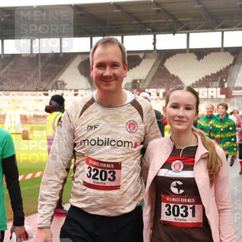 07.12.2025 - St. Pauli X-Mass-Run No. 15 Luisa Fischer http://msf.ph/oto/9389646 07.12.2025 12:05:40 Ziel 16, 210, 15, 3203, 1910, 15, 3316, 15, 3031, 666, 860, 1244, 1303, 1304, 1444, 1445, 1446, 1781, 2227, 3021, 3175, 3176, 3268, 3273, 3279, 3372, 3487, 3569, 3577, 3581, 4329, 4719, 4729, 4748, 4787, 4788, 4789 meine-sportfotos.de