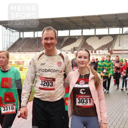 07.12.2025 - St. Pauli X-Mass-Run No. 15 Luisa Fischer http://msf.ph/oto/9389647 07.12.2025 12:05:40 Ziel 16, 15, 3203, 4329, 15, 3316, 15, 3031, 413, 666, 860, 1244, 1303, 1304, 1444, 1445, 1446, 1781, 2227, 3021, 3175, 3176, 3268, 3273, 3279, 3372, 3487, 3569, 3577, 3581, 4329, 4719, 4729, 4748, 4787, 4788, 4789 meine-sportfotos.de