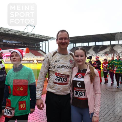 07.12.2025 - St. Pauli X-Mass-Run No. 15 Luisa Fischer http://msf.ph/oto/9389661 07.12.2025 12:05:44 Ziel 3322, 6394, 11, 24, 15, 3325, 10, 15, 3203, 15, 3031, 1021, 3323, 666, 860, 1244, 1303, 1304, 1444, 1445, 1446, 1781, 2227, 3021, 3175, 3176, 3268, 3273, 3279, 3372, 3487, 3569, 3577, 3581, 4329, 4719, 4729, 4748, 4787, 4788, 4789 meine-sportfotos.de