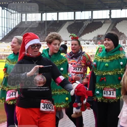 07.12.2025 - St. Pauli X-Mass-Run No. 15 Luisa Fischer http://msf.ph/oto/9389662 07.12.2025 12:05:48 Ziel 15, 4047, 3021, 15, 3577, 15, 4131, 32, 666, 860, 1244, 1303, 1304, 1444, 1445, 1446, 1781, 2227, 3175, 3176, 3268, 3273, 3279, 3372, 3487, 3569, 4719, 4729, 4748, 4787, 4788, 4789 meine-sportfotos.de