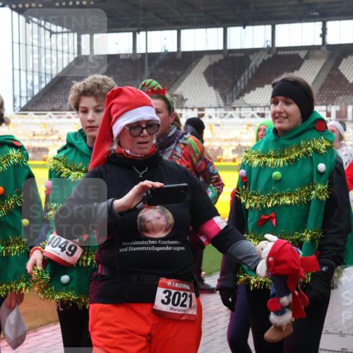 07.12.2025 - St. Pauli X-Mass-Run No. 15 Luisa Fischer http://msf.ph/oto/9389665 07.12.2025 12:05:49 Ziel 047, 4049, 3021, 3268, 666, 860, 1244, 1303, 1304, 1444, 1445, 1446, 1781, 2227, 3268, 3273, 3279, 3372, 3569, 4719, 4729, 4748, 4787, 4788, 4789 meine-sportfotos.de