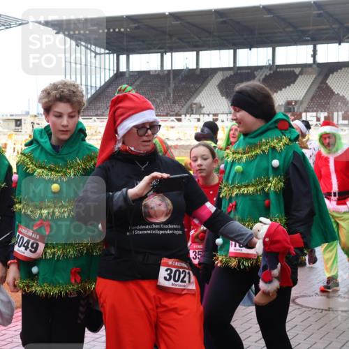 07.12.2025 - St. Pauli X-Mass-Run No. 15 Luisa Fischer http://msf.ph/oto/9389668 07.12.2025 12:05:50 Ziel 15, 4047, 15, 4049, 35, 3021, 32, 3273, 666, 860, 1244, 1303, 1304, 1444, 1445, 1446, 1781, 2227, 3268, 3273, 3279, 3372, 3569, 4719, 4729, 4748, 4787, 4788, 4789 meine-sportfotos.de