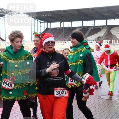 07.12.2025 - St. Pauli X-Mass-Run No. 15 Luisa Fischer http://msf.ph/oto/9389670 07.12.2025 12:05:50 Ziel 15, 4047, 15, 4049, 3021, 13, 3175, 5604, 3268, 3273, 6, 666, 860, 1244, 1303, 1304, 1444, 1445, 1446, 1781, 2227, 3268, 3273, 3279, 3372, 3569, 4719, 4729, 4748, 4787, 4788, 4789 meine-sportfotos.de
