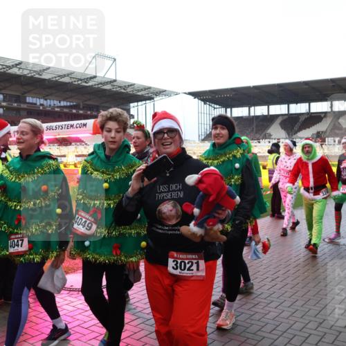 07.12.2025 - St. Pauli X-Mass-Run No. 15 Luisa Fischer http://msf.ph/oto/9389674 07.12.2025 12:05:51 Ziel 910, 6834, 4047, 4049, 3021, 3175, 1, 666, 3273, 326, 666, 860, 1244, 1303, 1304, 1444, 1445, 1446, 1781, 2227, 3268, 3273, 3279, 3372, 4719, 4729, 4748, 4787, 4788, 4789 meine-sportfotos.de