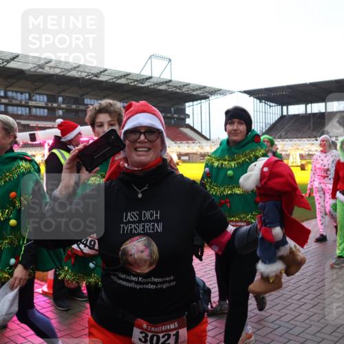 07.12.2025 - St. Pauli X-Mass-Run No. 15 Luisa Fischer http://msf.ph/oto/9389677 07.12.2025 12:05:52 Ziel 4047, 49, 15, 3021, 3175, 3273, 666, 860, 1244, 1303, 1304, 1444, 1445, 1446, 1781, 2227, 3268, 3273, 3279, 3372, 4719, 4729, 4748, 4787, 4788, 4789 meine-sportfotos.de