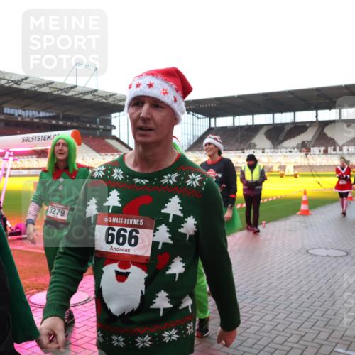 07.12.2025 - St. Pauli X-Mass-Run No. 15 Luisa Fischer http://msf.ph/oto/9389685 07.12.2025 12:05:54 Ziel 3279, 15, 666, 666, 860, 1244, 1303, 1304, 1444, 1445, 1446, 1781, 2227, 3268, 3273, 3279, 3372, 4719, 4729, 4748, 4787, 4788, 4789 meine-sportfotos.de