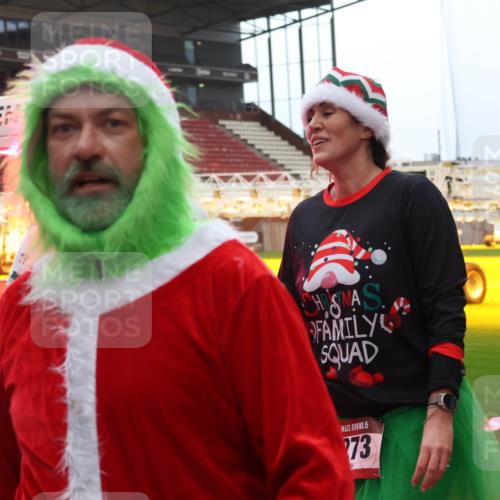 07.12.2025 - St. Pauli X-Mass-Run No. 15 Luisa Fischer http://msf.ph/oto/9389688 07.12.2025 12:05:55 Ziel 15, 73, 666, 860, 1244, 1303, 1304, 1444, 1445, 1446, 1781, 2227, 3268, 3273, 3279, 3372, 4719, 4729, 4748, 4787, 4788, 4789 meine-sportfotos.de