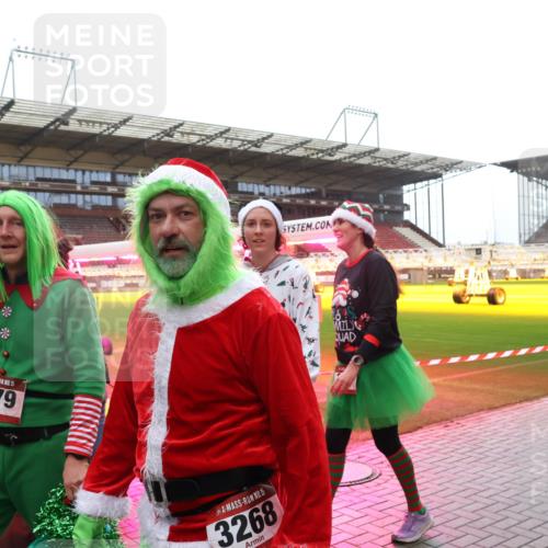 07.12.2025 - St. Pauli X-Mass-Run No. 15 Luisa Fischer http://msf.ph/oto/9389691 07.12.2025 12:05:56 Ziel 71, 15, 279, 15, 3268, 666, 860, 1244, 1303, 1304, 1444, 1445, 1446, 1781, 2227, 3268, 3273, 3279, 3372, 4719, 4729, 4748, 4787, 4788, 4789 meine-sportfotos.de