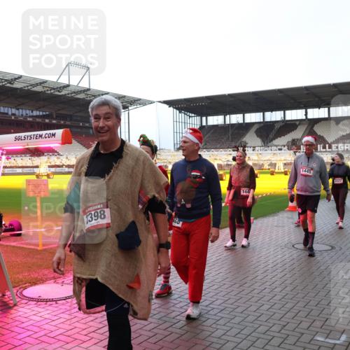07.12.2025 - St. Pauli X-Mass-Run No. 15 Luisa Fischer http://msf.ph/oto/9389698 07.12.2025 12:06:02 Ziel 6314, 5, 1398, 688, 144, 1445, 2227, 5, 6, 666, 860, 1244, 1303, 1304, 1446, 1781, 2227, 3106, 3107, 3137, 3268, 3273, 3279, 4176, 4307, 4326, 4327, 4357, 4719, 4729, 4748, 4787, 4788, 4789 meine-sportfotos.de
