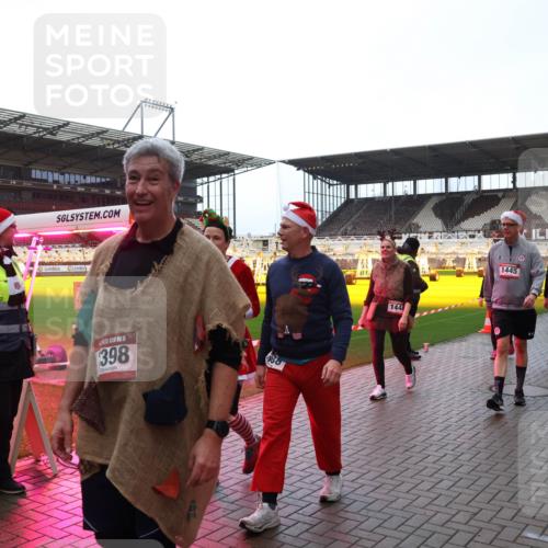 07.12.2025 - St. Pauli X-Mass-Run No. 15 Luisa Fischer http://msf.ph/oto/9389699 07.12.2025 12:06:02 Ziel 631, 15, 398, 688, 1444, 1445, 2227, 1781, 5, 6, 666, 860, 1244, 1303, 1304, 1446, 1781, 2227, 3106, 3107, 3137, 3268, 3273, 3279, 4176, 4307, 4326, 4327, 4357, 4719, 4729, 4748, 4787, 4788, 4789 meine-sportfotos.de