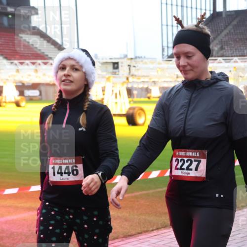 07.12.2025 - St. Pauli X-Mass-Run No. 15 Luisa Fischer http://msf.ph/oto/9389713 07.12.2025 12:06:07 Ziel 15, 1446, 15, 2227, 5, 6, 666, 760, 768, 860, 1244, 1303, 1781, 2227, 3106, 3107, 3137, 4019, 4020, 4176, 4307, 4326, 4327, 4357, 4719, 4729, 4748, 4787, 4788, 4789 meine-sportfotos.de