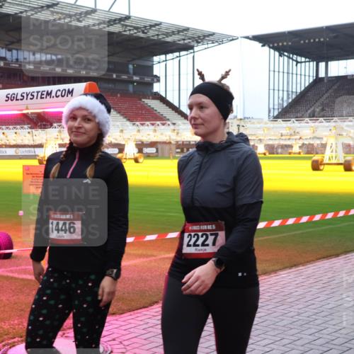 07.12.2025 - St. Pauli X-Mass-Run No. 15 Luisa Fischer http://msf.ph/oto/9389716 07.12.2025 12:06:08 Ziel 6834, 1446, 2227, 4059, 5, 6, 666, 760, 768, 860, 1244, 1303, 1781, 2227, 3106, 3107, 3137, 4019, 4020, 4176, 4307, 4326, 4327, 4357, 4719, 4729, 4787, 4788, 4789 meine-sportfotos.de