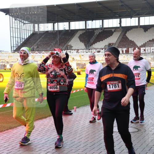 07.12.2025 - St. Pauli X-Mass-Run No. 15 Luisa Fischer http://msf.ph/oto/9389723 07.12.2025 12:06:10 Ziel 4059, 4056, 4729, 15, 1781, 719, 5, 6, 760, 768, 1038, 1244, 1303, 1781, 2227, 3106, 3107, 3137, 4019, 4020, 4176, 4307, 4326, 4327, 4357, 4405, 4413, 4719, 4729, 4787, 4788, 4789 meine-sportfotos.de