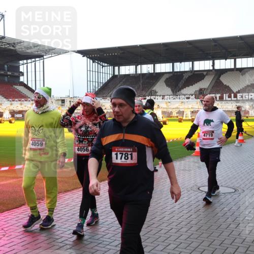 07.12.2025 - St. Pauli X-Mass-Run No. 15 Luisa Fischer http://msf.ph/oto/9389729 07.12.2025 12:06:11 Ziel 4059, 4056, 15, 1781, 4719, 5, 6, 760, 768, 1038, 1244, 1303, 1781, 2227, 3106, 3107, 3137, 4019, 4020, 4176, 4307, 4326, 4327, 4357, 4405, 4413, 4719, 4729, 4787, 4788, 4789 meine-sportfotos.de